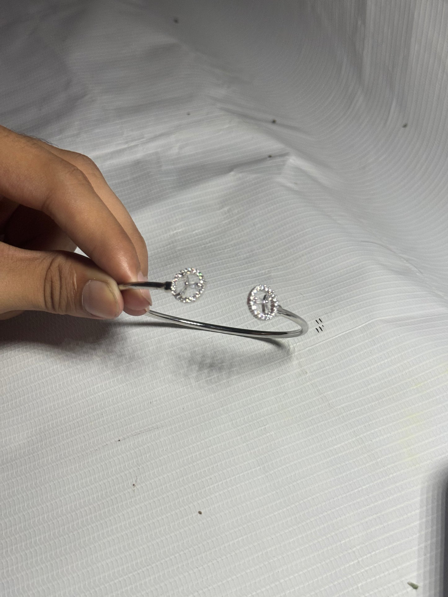 Single Piece Elegant Bracelets 2