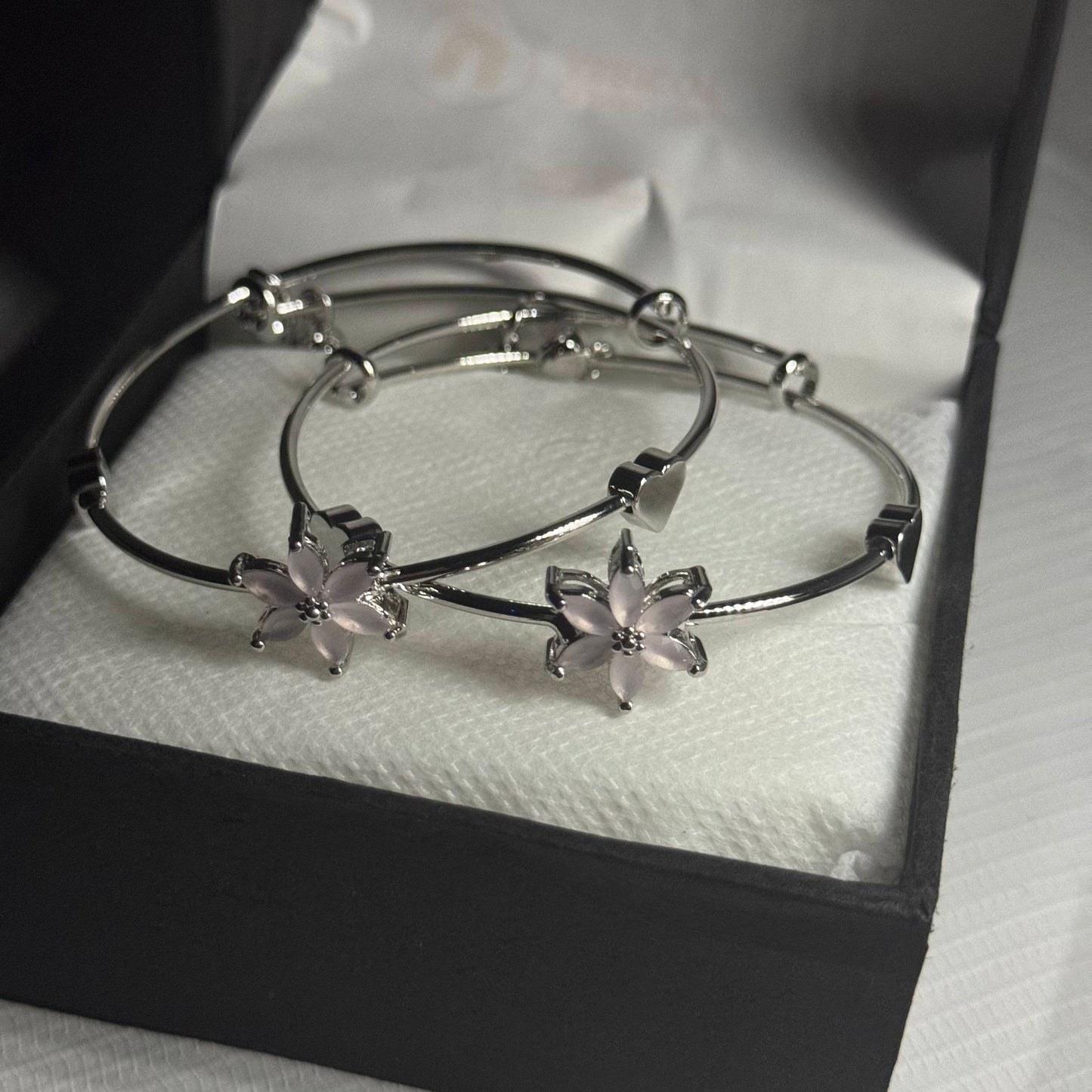 Silver and Pink Elegant Round Bracelet