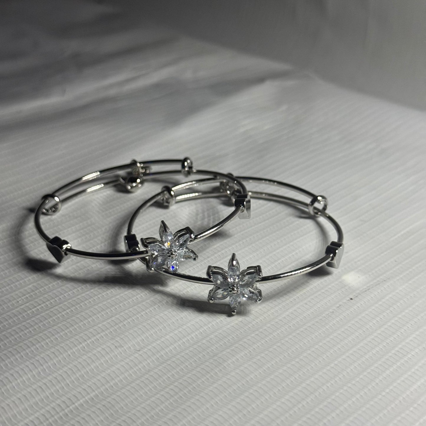 Silver and Clear Elegant Round Bracelet