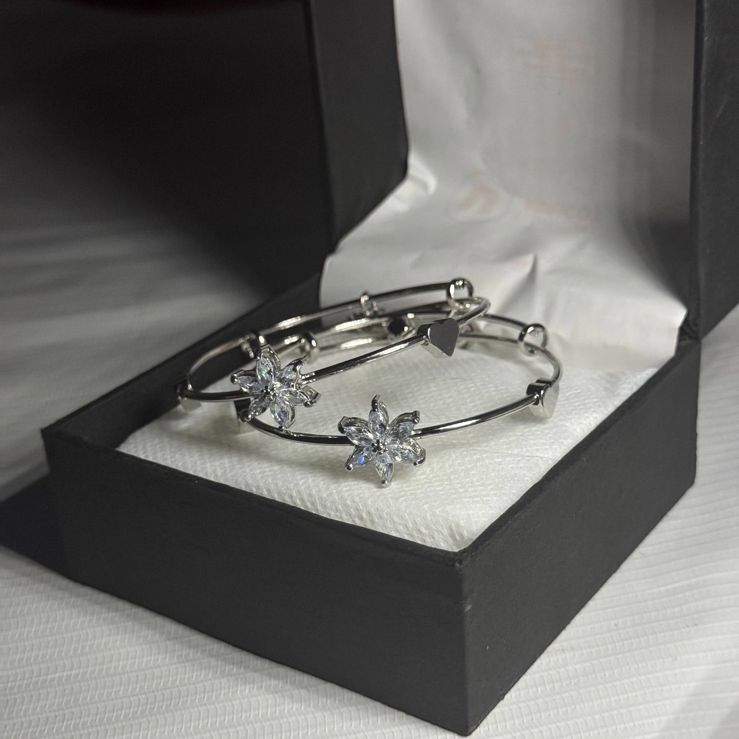 Silver and Clear Elegant Round Bracelet