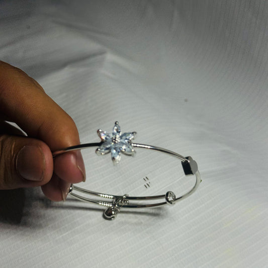 Silver and Clear Elegant Round Bracelet