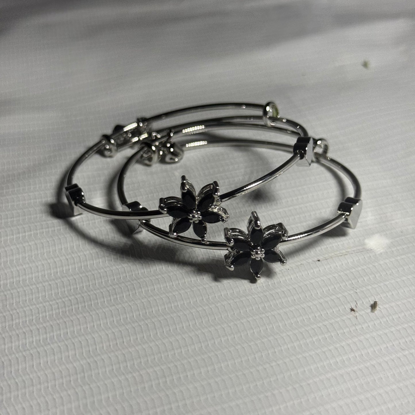 Silver and Black Elegant Round Bracelet
