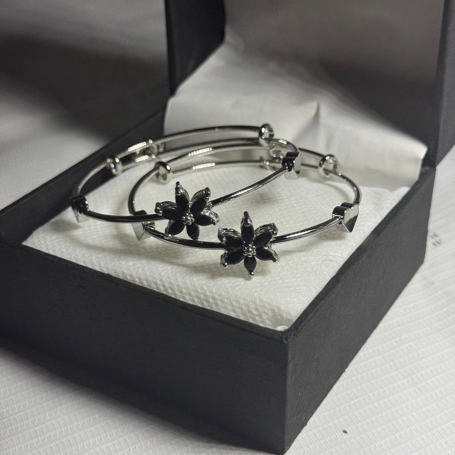 Silver and Black Elegant Round Bracelet