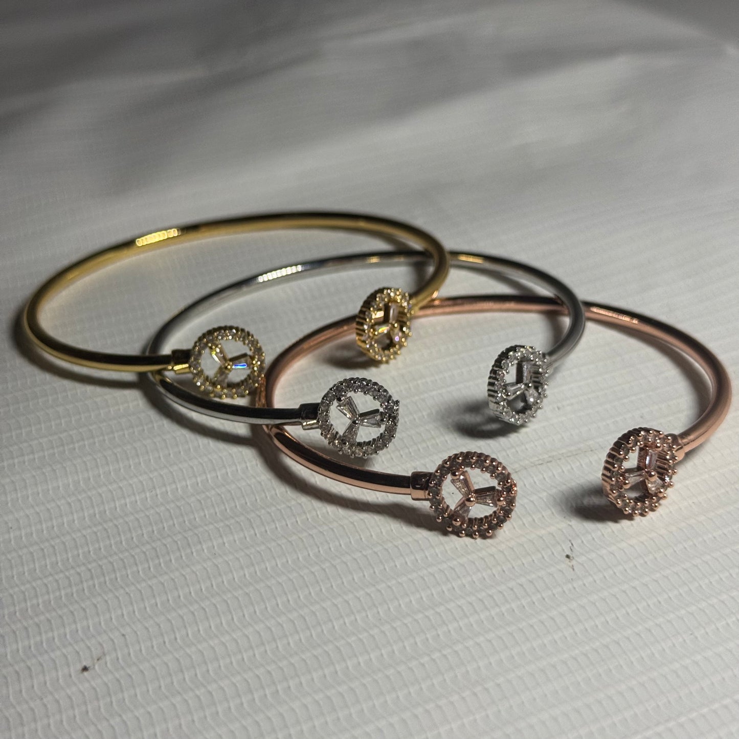 Single Piece Elegant Bracelets 2