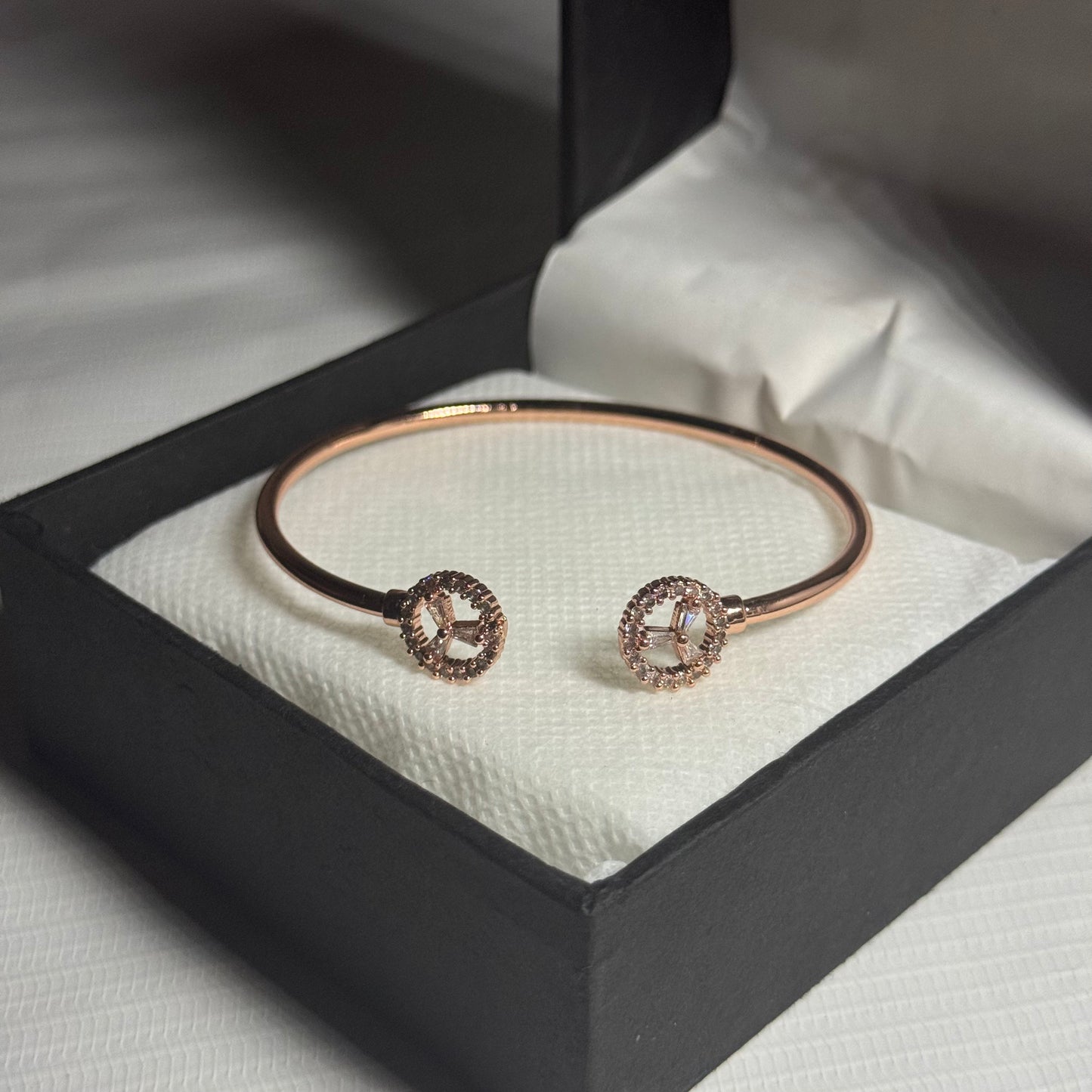 Single Piece Elegant Bracelets 2