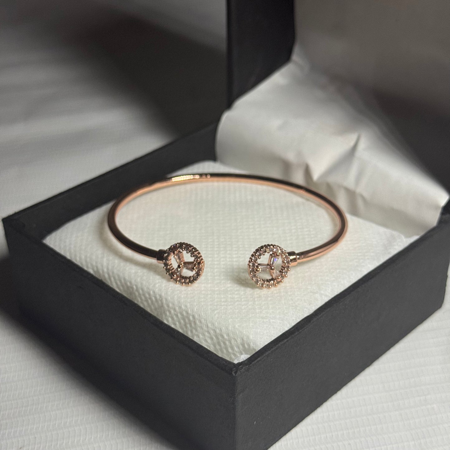 Single Piece Elegant Bracelets 2