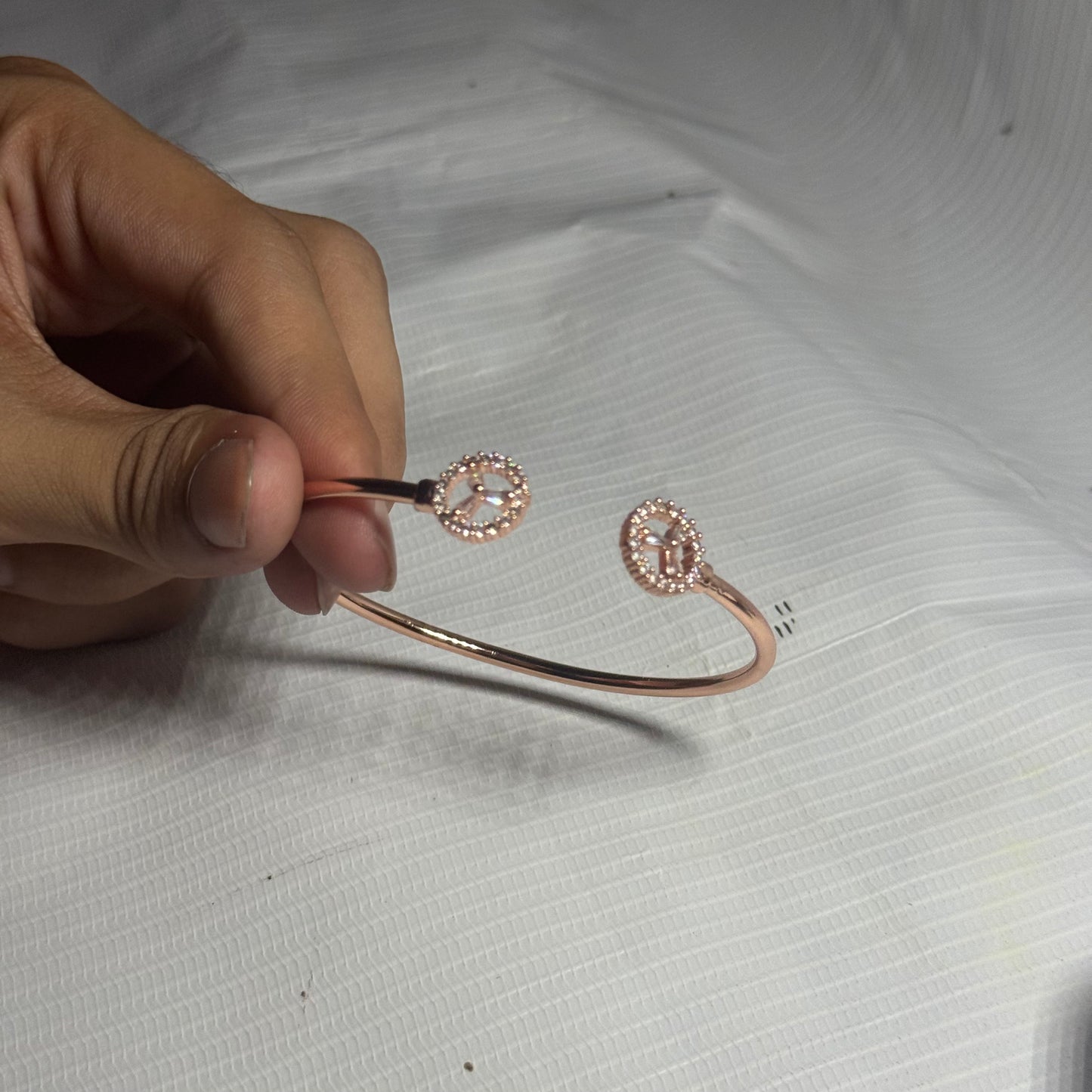 Single Piece Elegant Bracelets 2