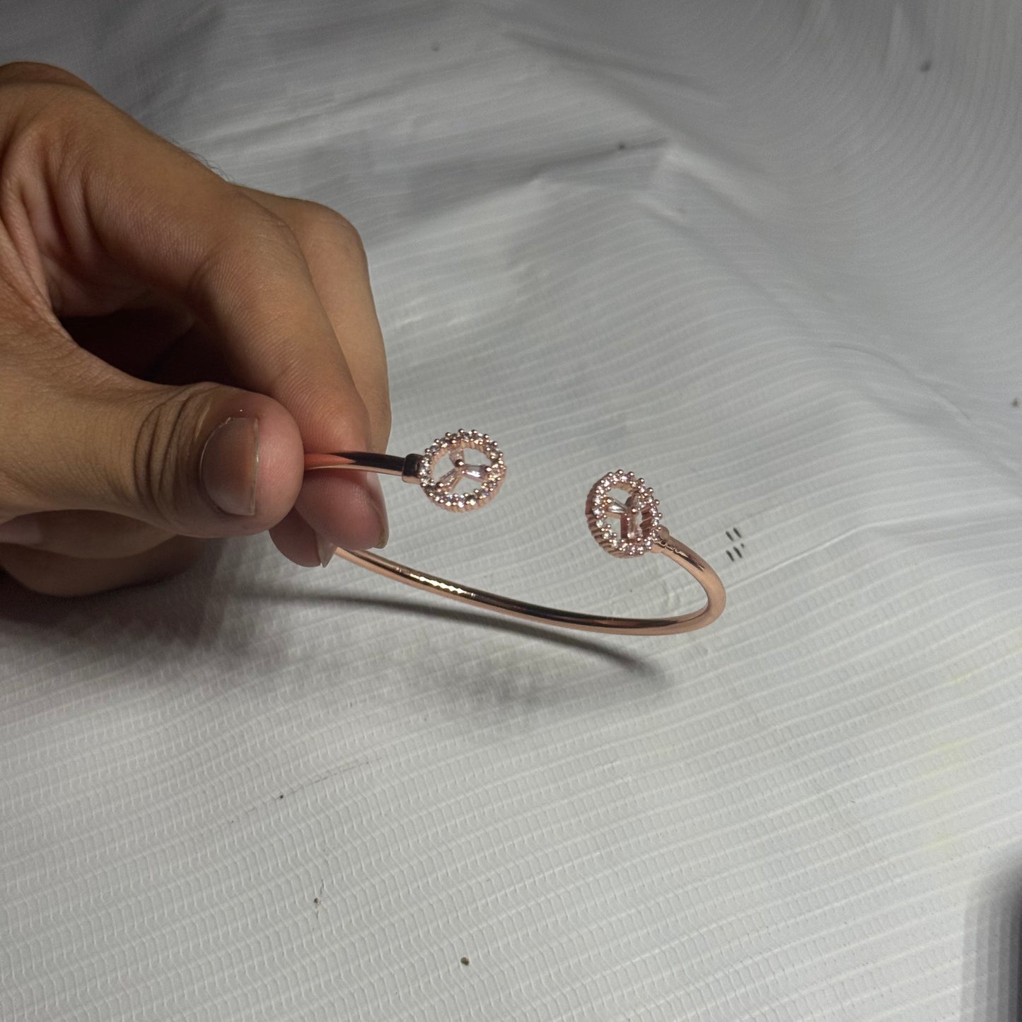 Single Piece Elegant Bracelets 2